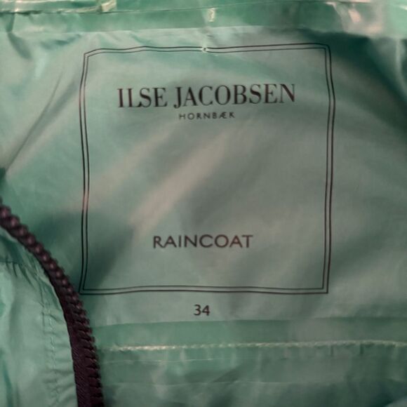 Isle Jacobson Raincoat - Picture 2 of 9